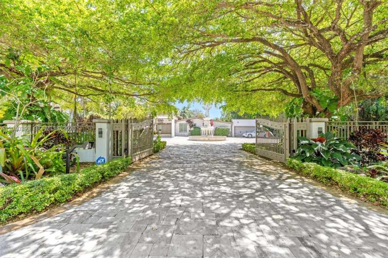 6600 SW 123rd St, Pinecrest FL 33156