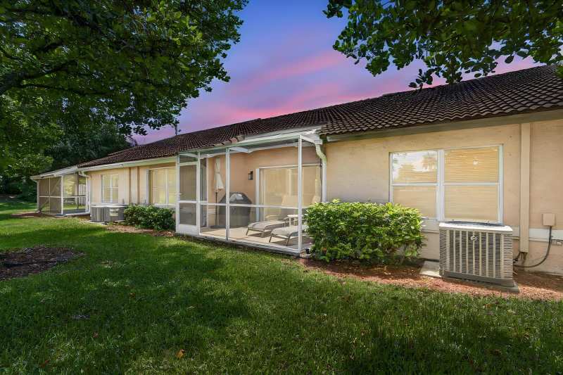 10469 Pelican Drive, Wellington FL 33414