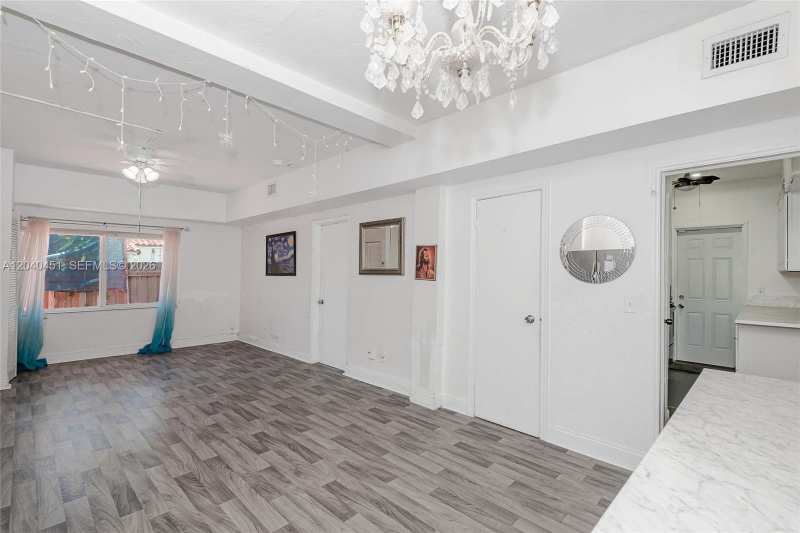 259 NE 111th St, Miami FL 33161