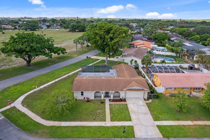 4100 NW 7th Street, Coconut Creek FL 33066