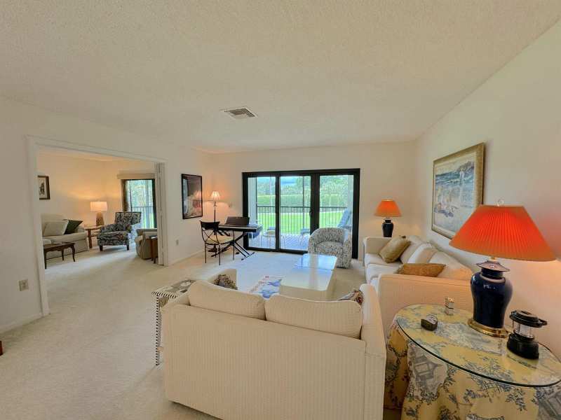 9 Stratford Drive E # B, Boynton Beach FL 33436