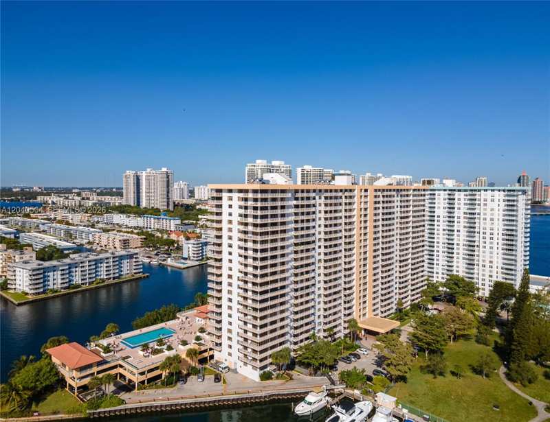 290 174th St # 318, Sunny Isles Beach FL 33160