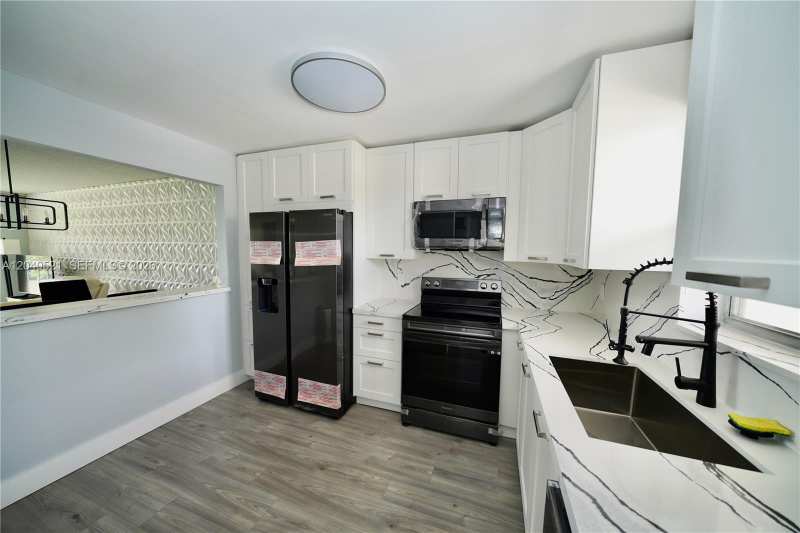 2541 Aragon Blvd # 305, Sunrise FL 33322