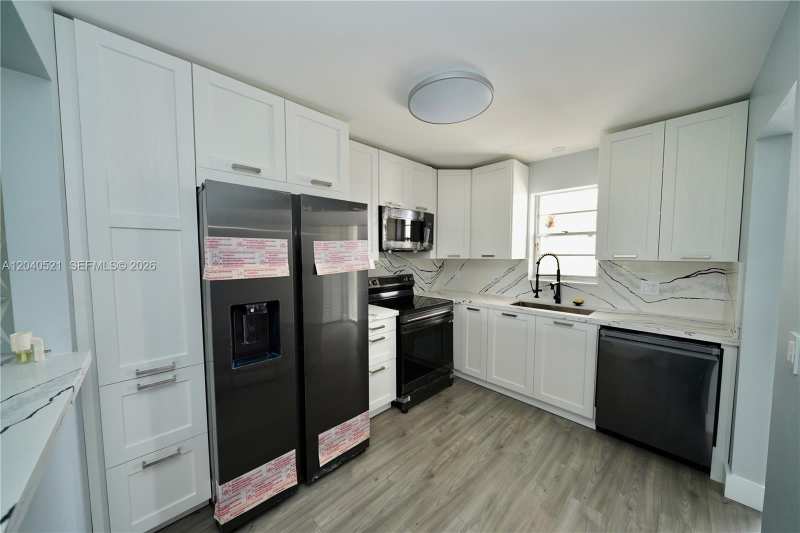 2541 Aragon Blvd # 305, Sunrise FL 33322