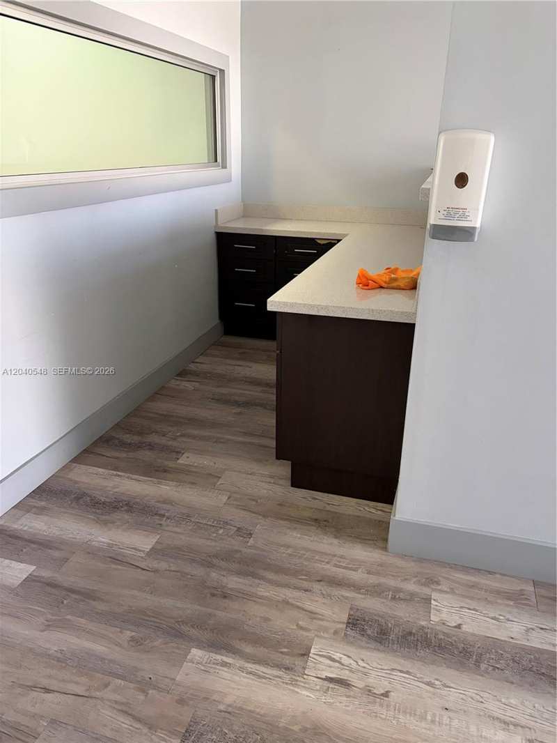 285 NW 27th Ave # 17, Miami FL 33125