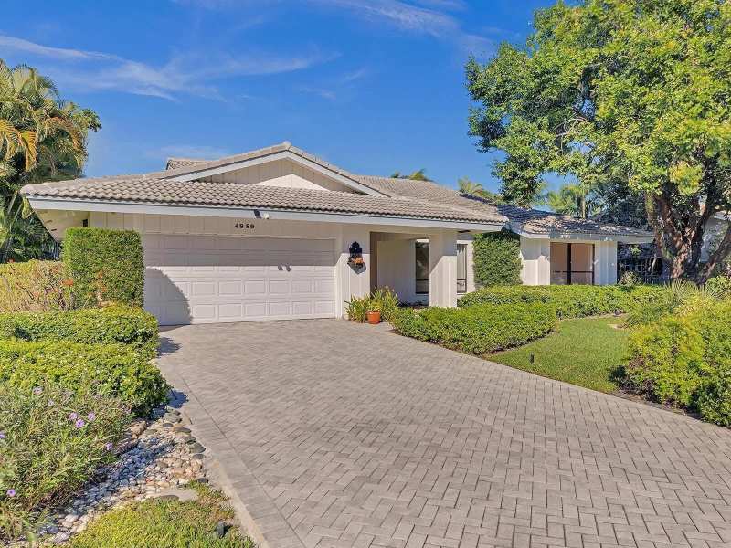 4989 Pineview Circle, Delray Beach FL 33445