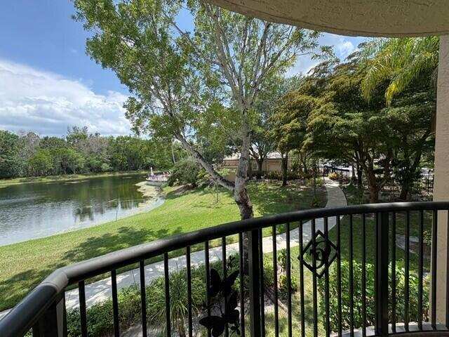 100 Crestwood Court N # 108, Royal Palm Beach FL 33411