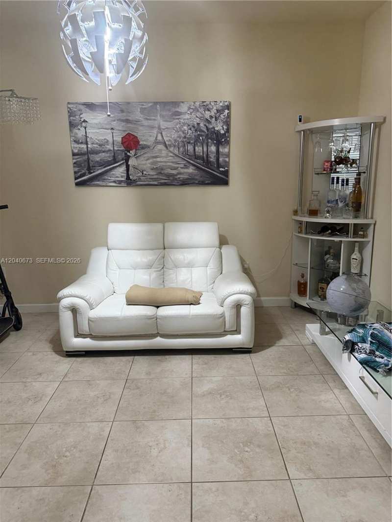 8929 W 35th Way, Hialeah FL 33018