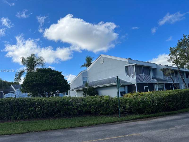 2604 SE 21 st # 202, Homestead FL 33035