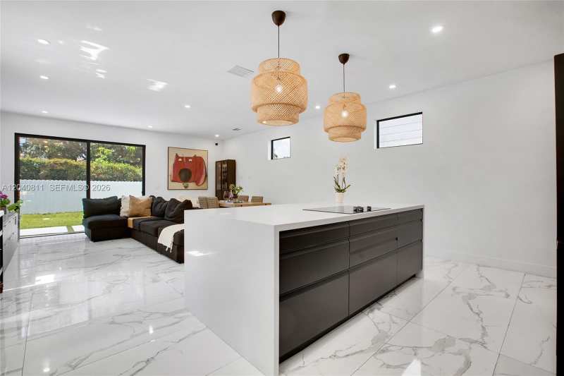 2320 SW 14th St, Miami FL 33145