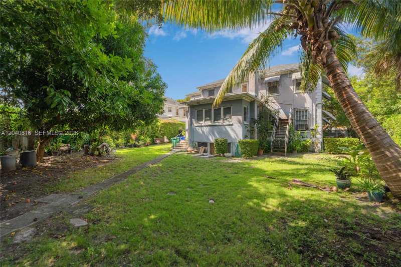 405 SW 11th Ave, Miami FL 33130