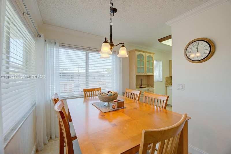 920 SW 10th Ter # 12R, Hallandale Beach FL 33009