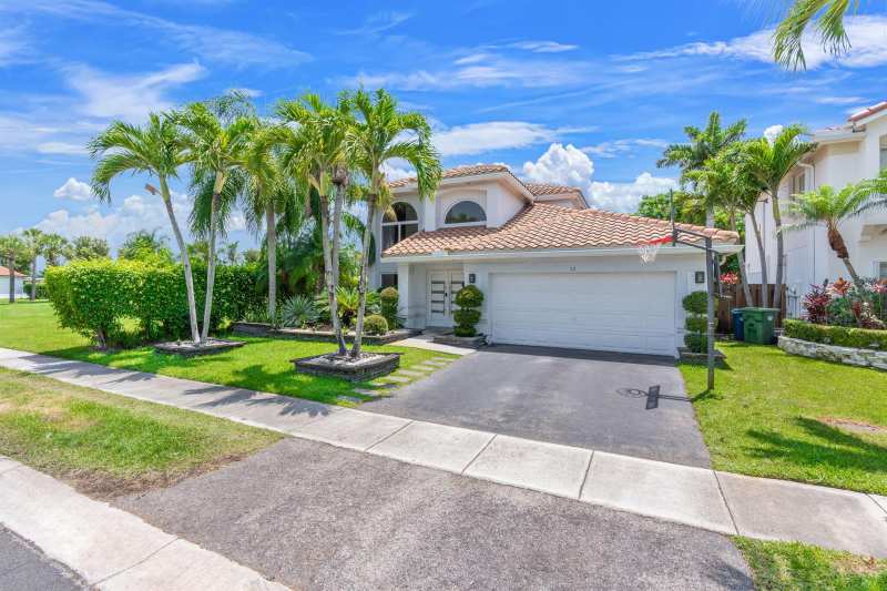 52 Gables Boulevard, Weston FL 33326