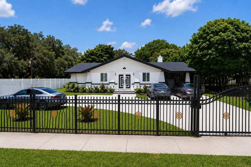 1860 NW 81st St, Miami FL 33147