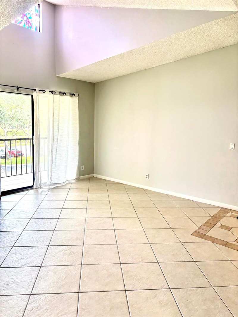 201 Foxtail Drive # H3, FL 33415