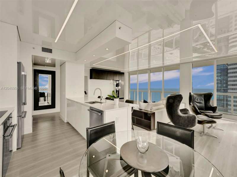 6365 Collins Ave # 2407, Miami Beach FL 33141