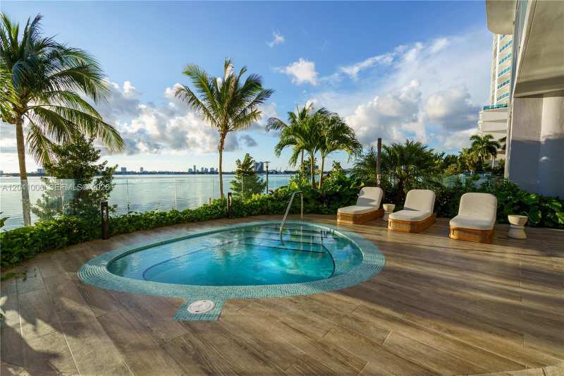 700 NE 24th st # 2304, Miami FL 33137