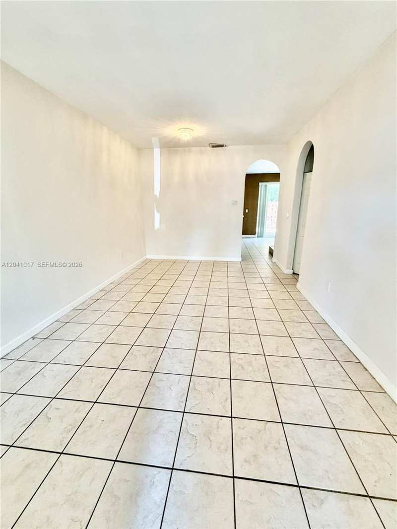 5770 NW 113th Pl, Doral FL 33178