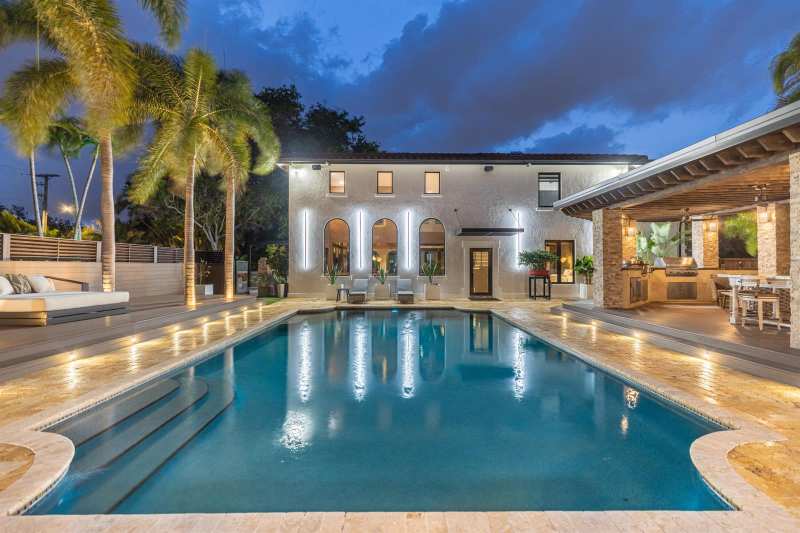 290 NW 6th Street, Boca Raton FL 33432