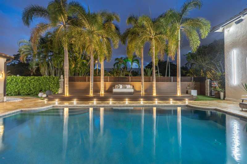 290 NW 6th Street, Boca Raton FL 33432