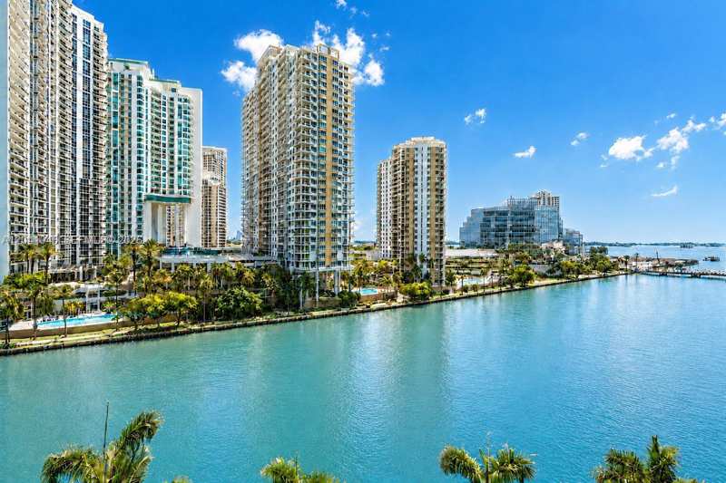 495 Brickell Ave, Miami FL 33131