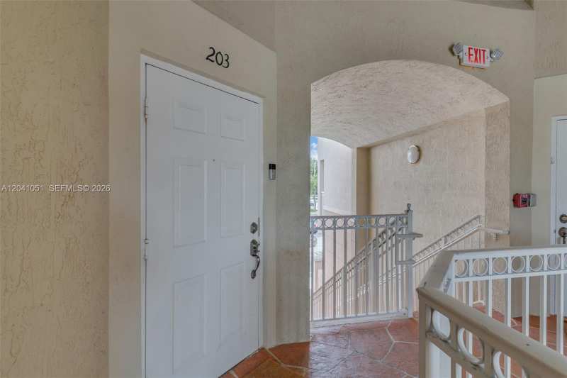 8826 W Flagler St # 203, Miami FL 33174
