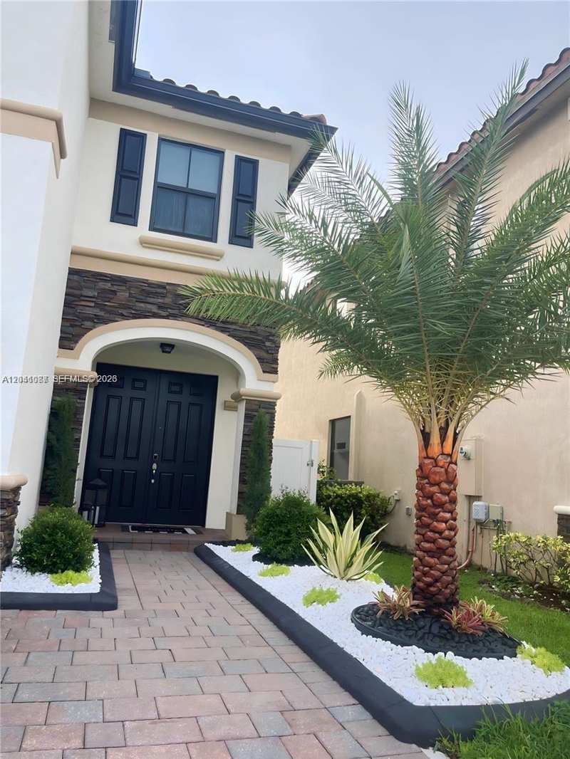 8719 W 33rd Ave, Hialeah FL 33018