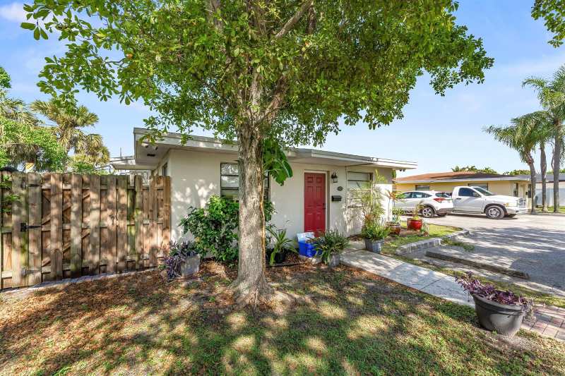 1717 NE 3rd Avenue, Delray Beach FL 33444