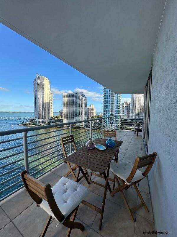 325 S Biscayne Blvd # 1523, Miami FL 33131