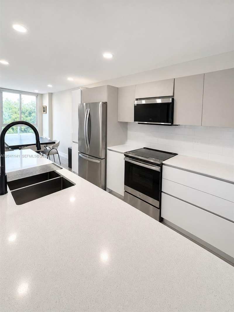 2505 NE 193rd St # 4211, Miami FL 33180