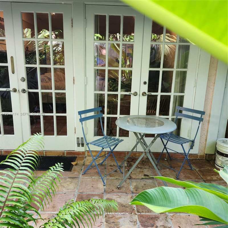 3940 Main, Miami FL 33133