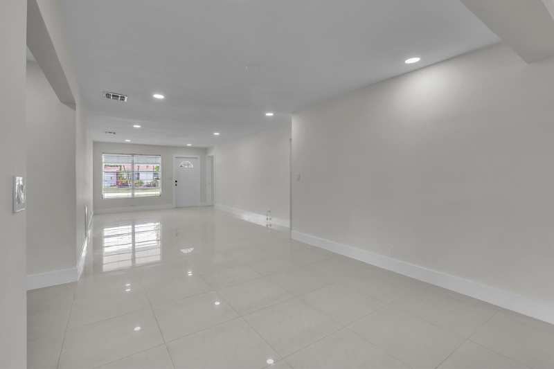 3262 Pierce Street, Hollywood FL 33021