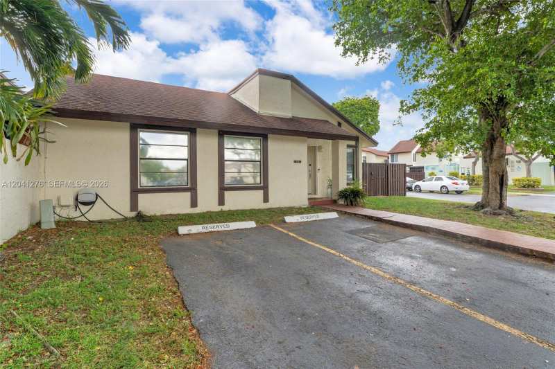 525 NW 100th Ct # 525, Miami FL 33172