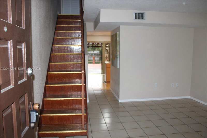 5446 W 26th Ave # 20, Hialeah FL 33016