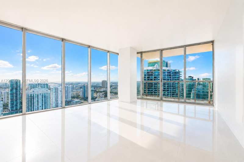 475 BRICKELL AVE # 4715, Miami FL 33131