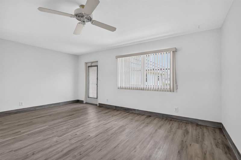 654 Saxony N, Delray Beach FL 33446