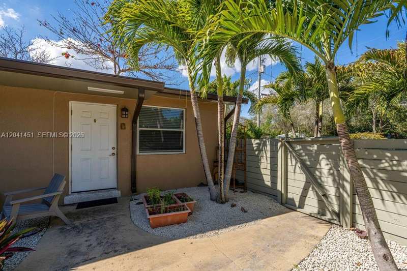 2470 NE 182nd Ter # 1, North Miami Beach FL 33160