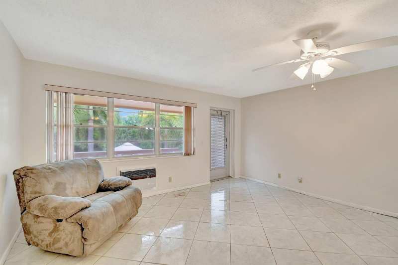 70 Camden C, West Palm Beach FL 33417