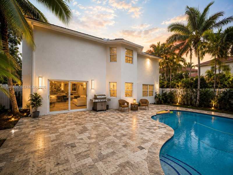 85 Gables Blvd, Weston FL 33326