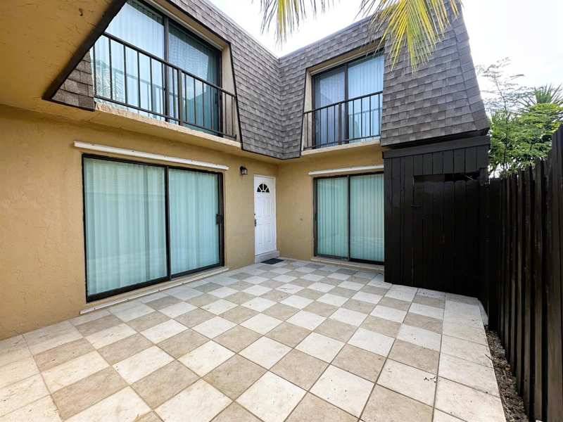 303 Waterview Drive, Palm Springs FL 33461