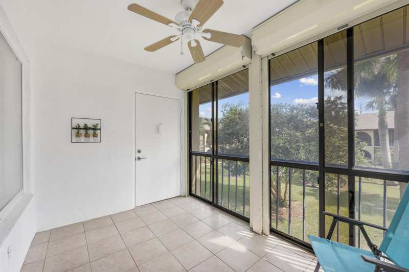 313 Pine Ridge Circle # 2, FL 33463