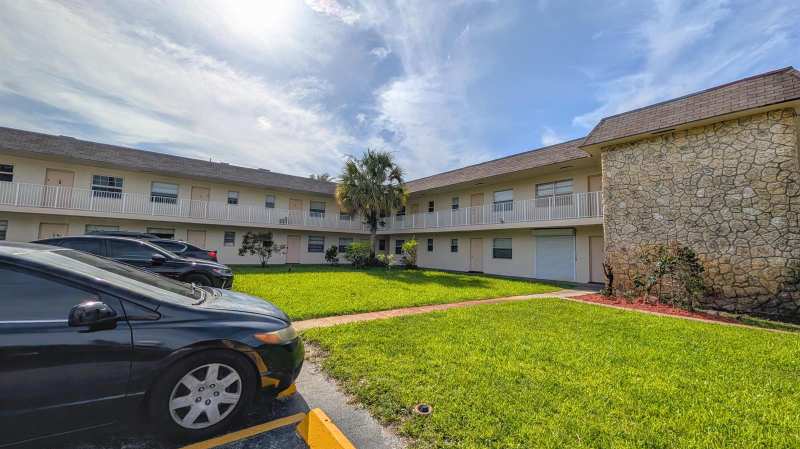 2301 SE 4th Street # 12, Boynton Beach FL 33435