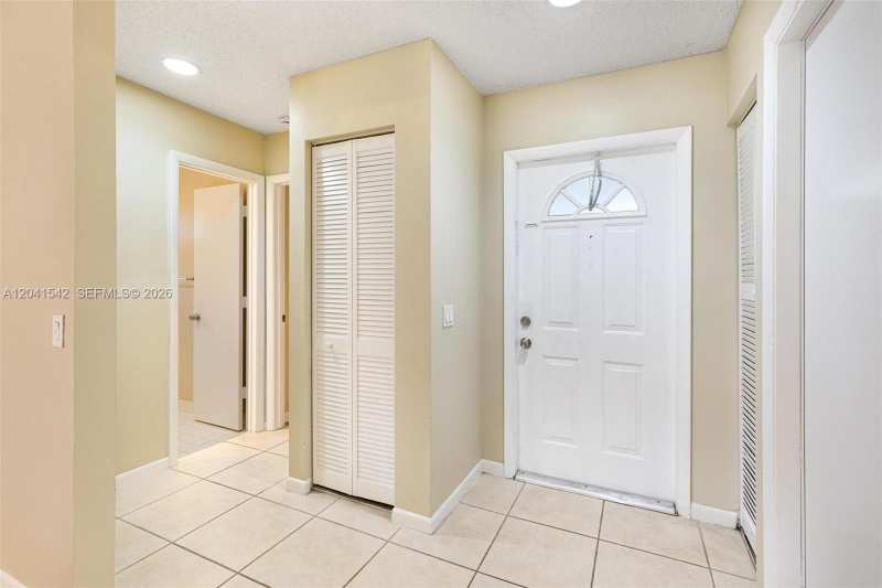 1513 Garden Rd, Weston FL 33326