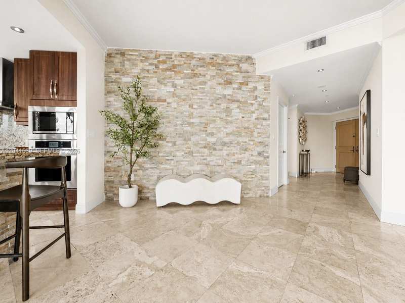 2645 S Bayshore Dr # 304, Miami FL 33133