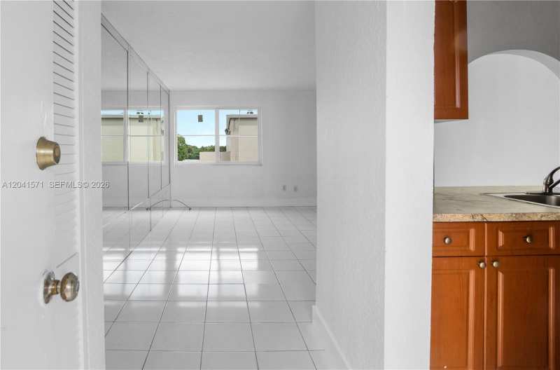 5505 NW 7th St # W404, Miami FL 33126