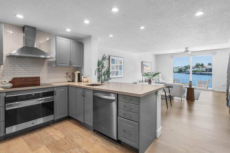 900 Jeffery Street, Boca Raton FL 33487