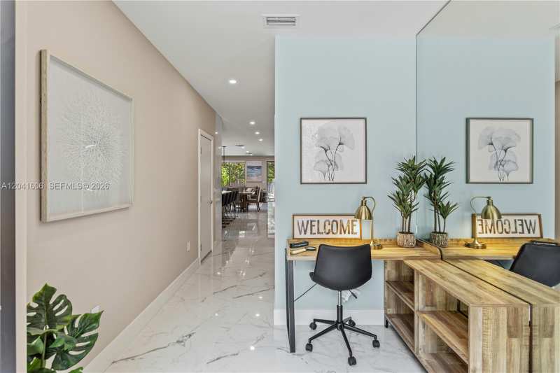 809 SW 10th Ter, Fort Lauderdale FL 33315