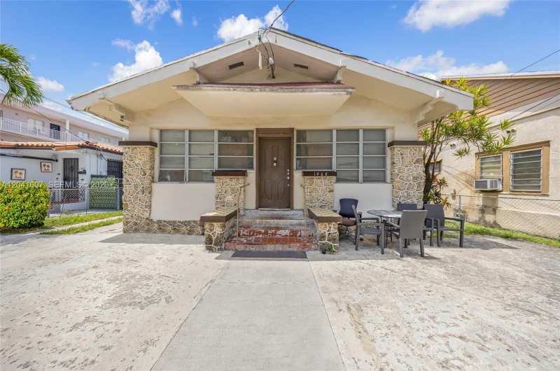 1468 SW 2nd St, Miami FL 33135