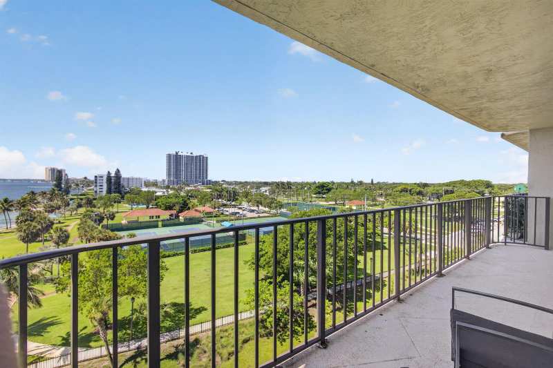 801 Lake Shore Drive # 716, Lake Park FL 33403