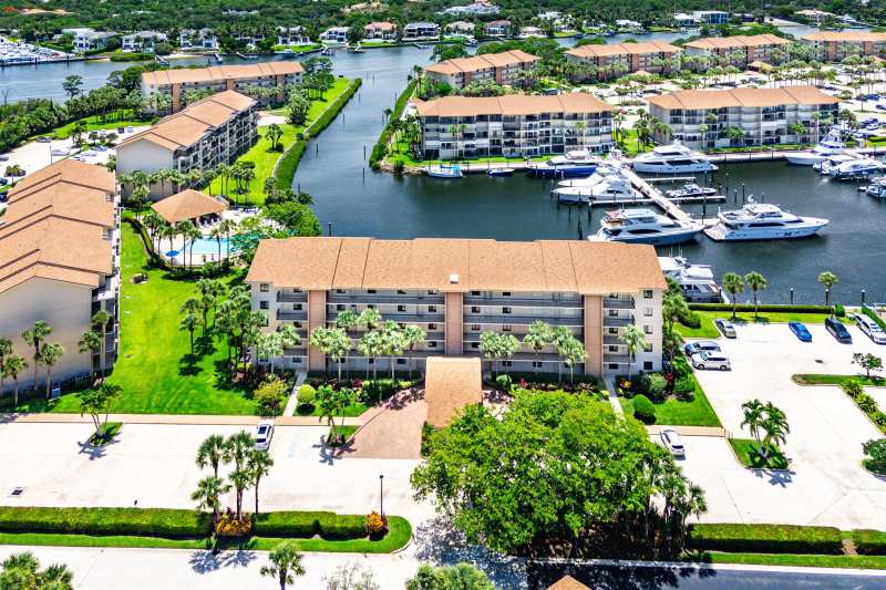 1301 Seafarer Circle # 403, Jupiter FL 33477